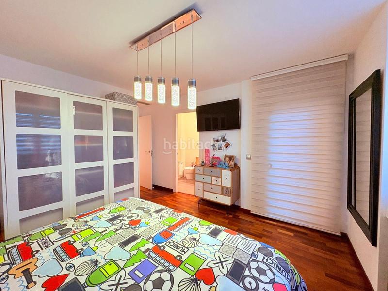 Foto f3e1d520-0c0d-46dd-98d8-60da611084c8. Casa con parcheggio piscina in Eixample - Can Bogunyà Castellar del Vallès