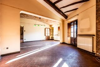 Maison  Carrer del calvari. Casa reformada rstica al centre de sant lloren savall