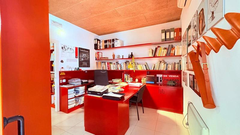 Foto 4ece5d36-2cad-49eb-869d-463d15424656. Alquiler local comercial  en lloguer al centre espai, llum i caràcter per al teu negoci en Castellar del Vallès