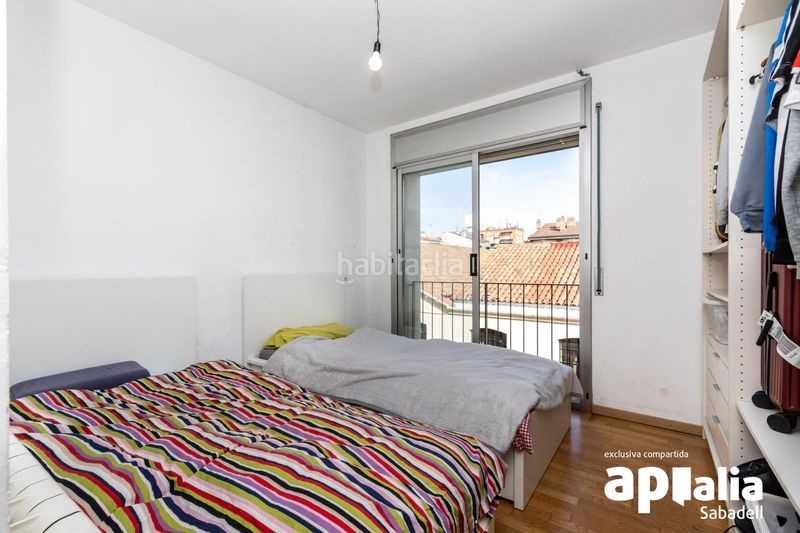Foto f30aa16c-fd69-446a-877d-59464f43c752. Casa amb calefacció aparcament a Gràcia Sabadell