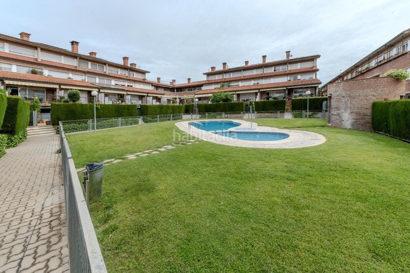 Foto 9646e441-b493-4f0c-802b-8bed423e1635. Casa amb calefacció aparcament piscina a Eixample - Can Bogunyà Castellar del Vallès