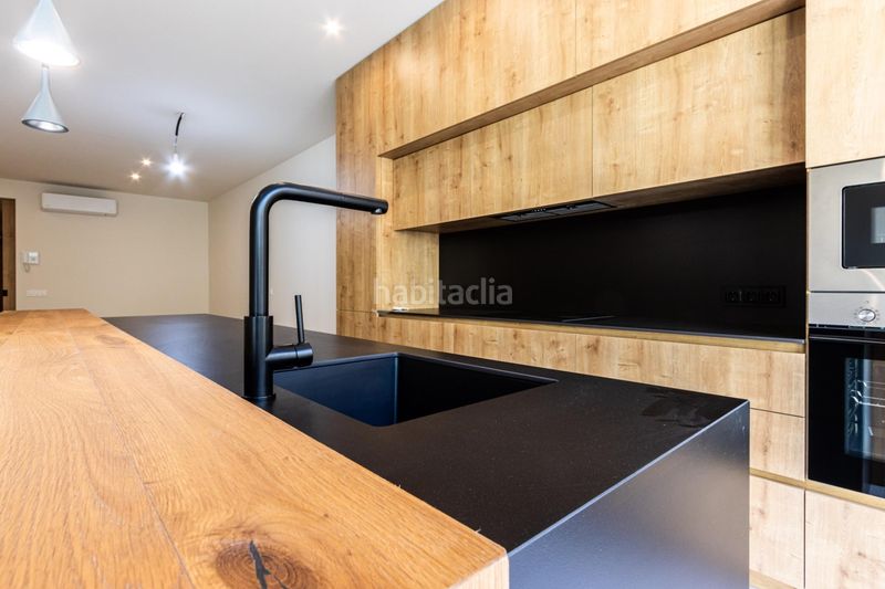 Foto 11250d95-991f-4bc1-9519-0484ccd843dc. Casa a Centre Sabadell
