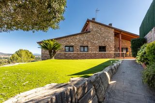 Maison à Can Font-Ca n'Avellaneda. Casa amb piscina, espai i qualitat a can font  ca navellaneda