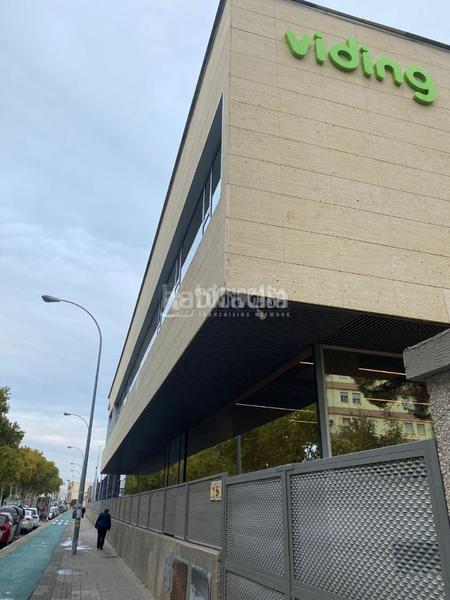 Foto e3a2697e-0791-4bd5-a104-59ee319aa8ff. Aparcament cotxe a El Plantinar - Avda. La Paz - El Juncal Sevilla