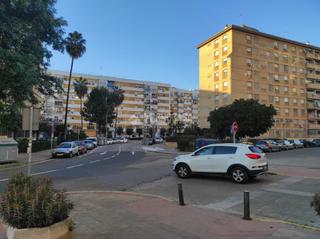 Aparcament cotxe en El Plantinar - Avda. La Paz - El Juncal. Boxplaza de garaje en venta en sevilla