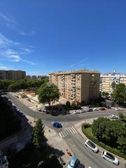 Pis a El Plantinar - Avda. La Paz - El Juncal. Piso en venta en sevilla