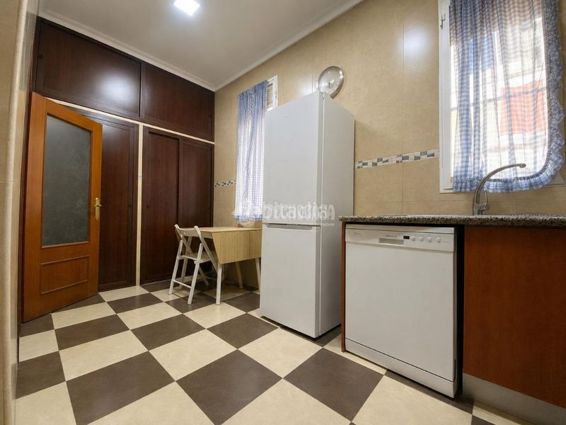 Foto 2b72dd0c-c5bb-4ba9-8233-eaf4dcd439ba. Appartamento in Ciudad Jardín Sevilla