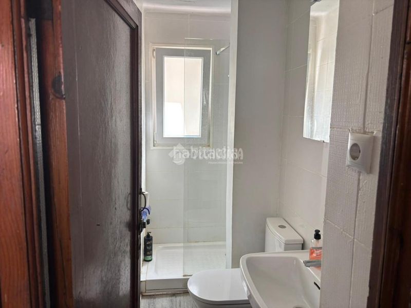 Foto dc4e0e15-23cb-42e0-bae5-f72aad024676. Pis a Nou Moles Valencia