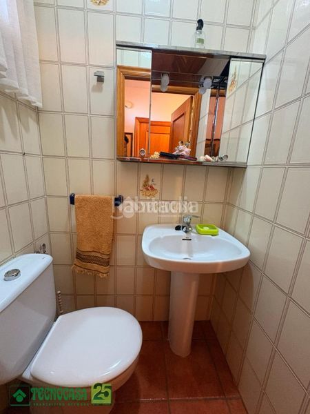 Foto a78fedbd-fb5b-457d-82e3-5d72693a14b3. Casa aparellada amb calefacció a Corral de Almaguer