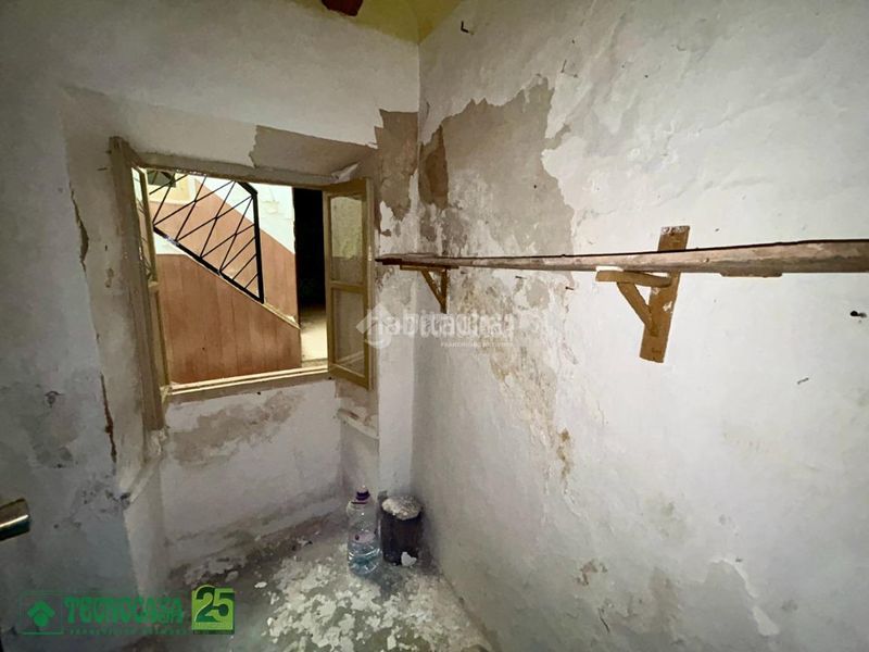 Foto 0d412a71-090e-4365-b12e-8ba747af6e3c. Casa aparellada a Dosbarrios
