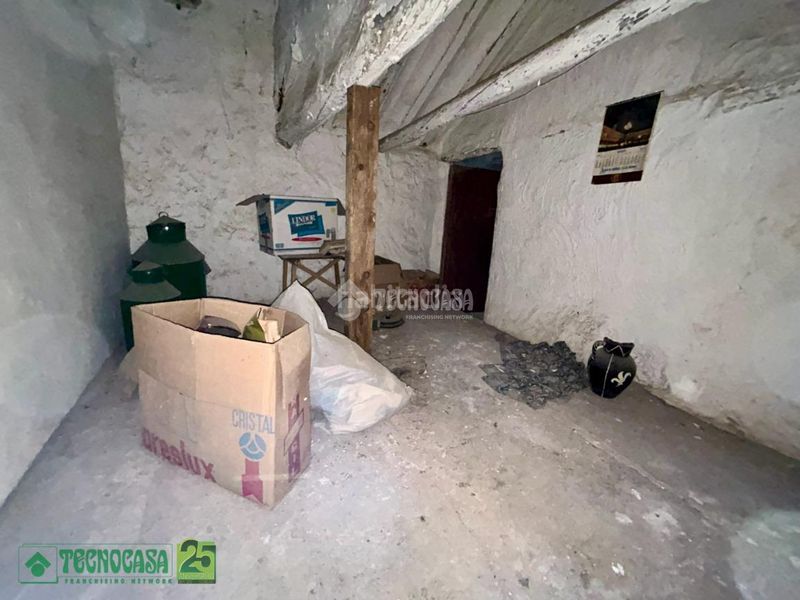 Foto 3525df58-37d1-41d1-963a-749bd84a0de2. Casa aparellada a Dosbarrios