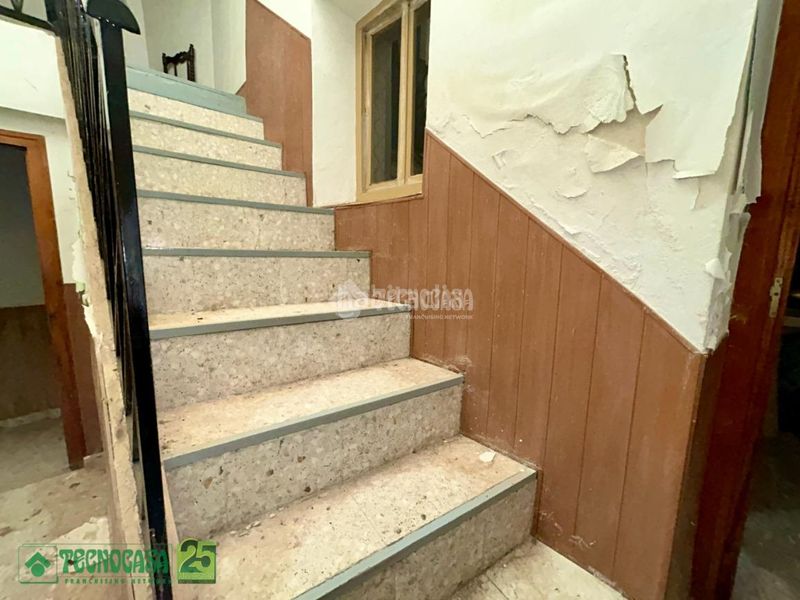 Foto 4ffc1f9c-edd5-4342-8aa8-8d2fa8ed3ef7. Casa aparellada a Dosbarrios
