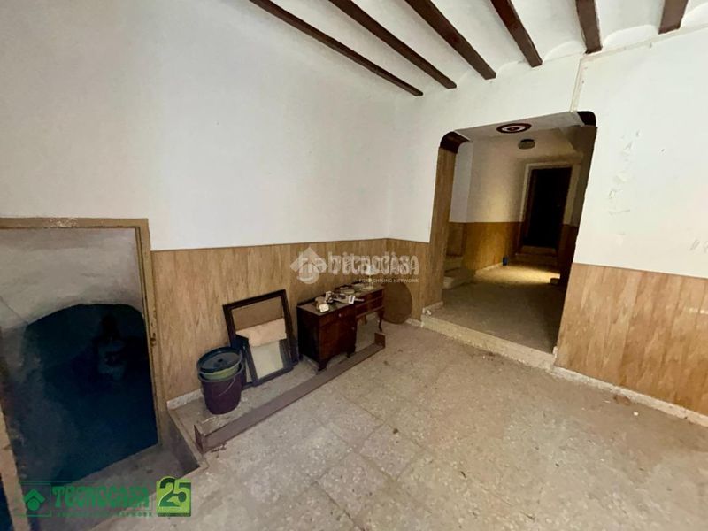 Foto 52cf03f0-87ef-4990-89f0-3255a69c1e65. Casa aparellada a Dosbarrios