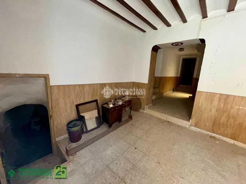 Foto 5acc9c0c-91ee-450e-b2f7-5763cd86a856. Casa aparellada a Dosbarrios