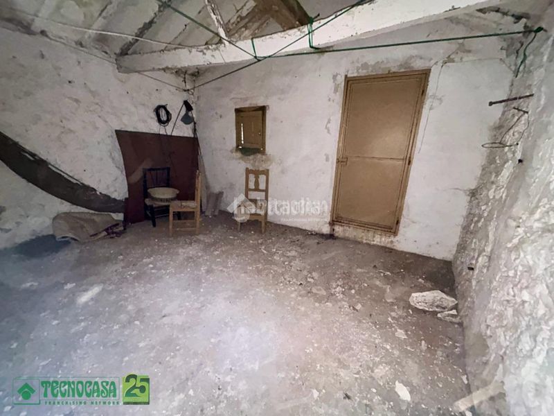 Foto 9fc933aa-8346-43ff-bcfa-ecf629b903c3. Casa aparellada a Dosbarrios