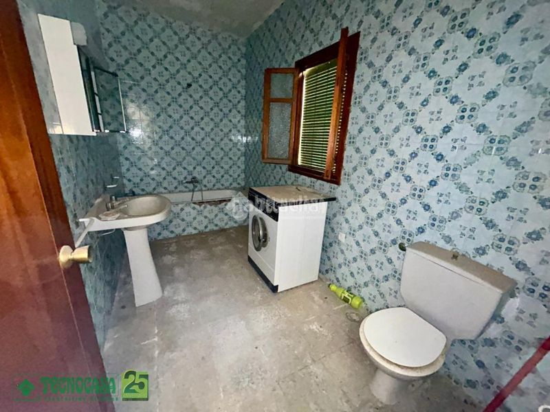 Foto cd45bdcd-ffd0-4df0-bfbb-315ec3782409. Casa aparellada a Dosbarrios