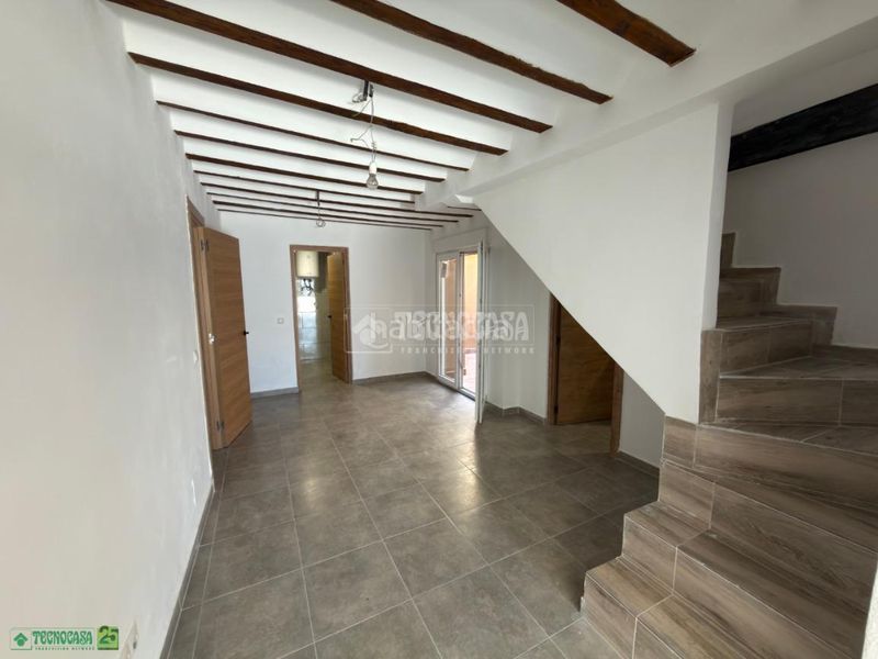 Foto 0226a801-1bbc-482c-a579-dfc84c9ac5f7. Casa aparellada a Romeral (El)