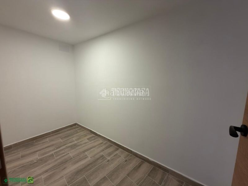 Foto 0aa9a60b-1cee-4d9a-9164-86904b205c76. Casa aparellada a Romeral (El)