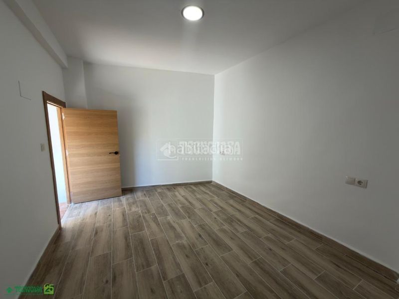 Foto 4c8f2024-ba47-41be-9f75-e4b82e18619c. Casa aparellada a Romeral (El)