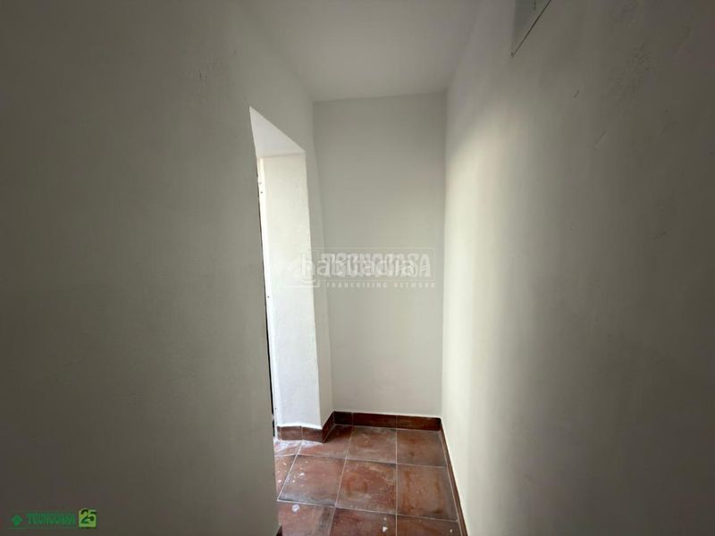 Foto 68743bdd-370d-4cea-8dad-cd15ce24fa5e. Casa aparellada a Romeral (El)