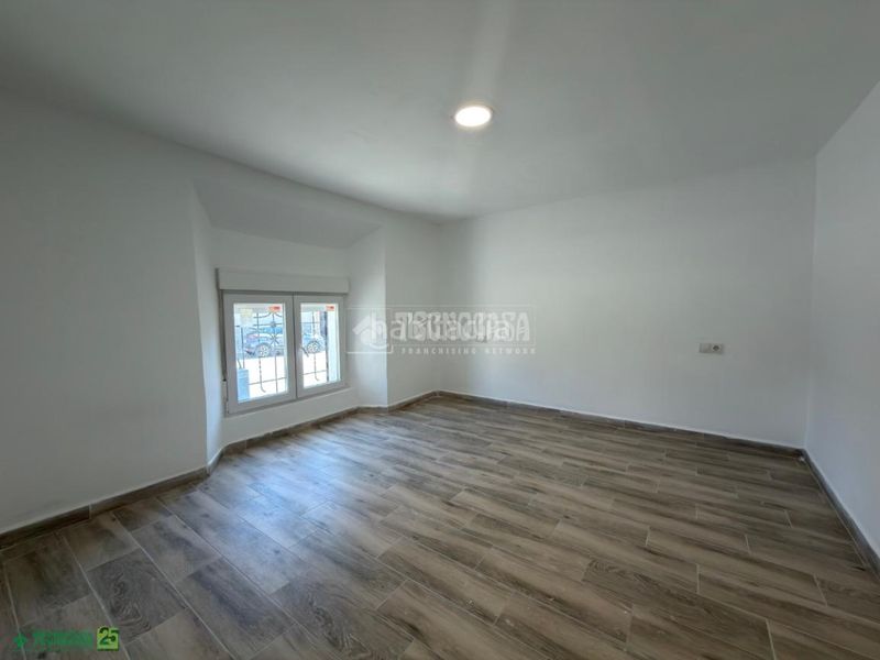 Foto 73a7e1f7-98c7-4b3b-8867-6efb92235913. Casa aparellada a Romeral (El)