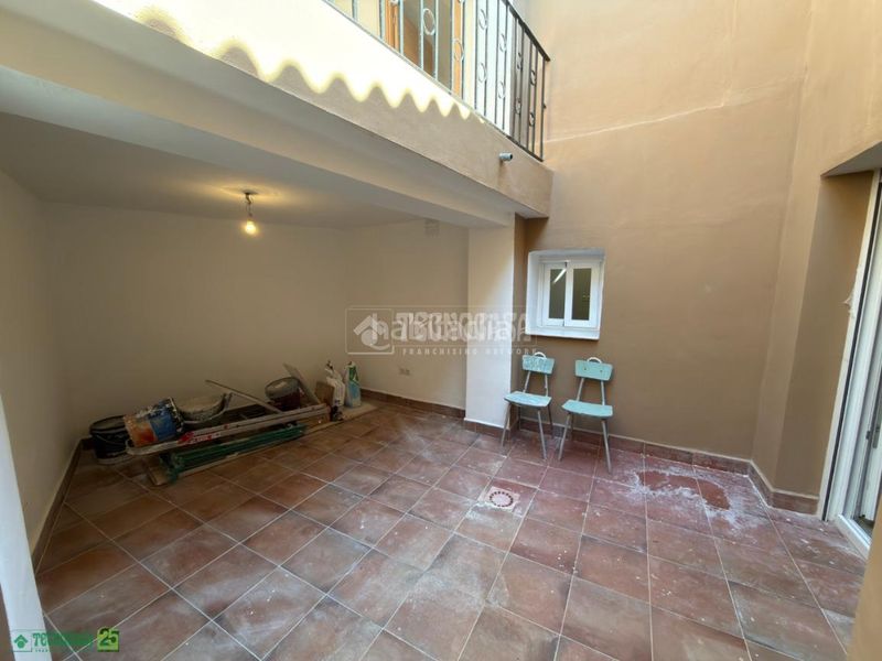 Foto 7d4be77a-a8e2-4bd6-8384-783e631aad10. Casa aparellada a Romeral (El)