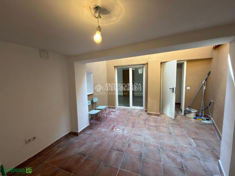 Foto 8265941e-0aed-488c-8bb2-37f568a62cc4. Casa aparellada a Romeral (El)