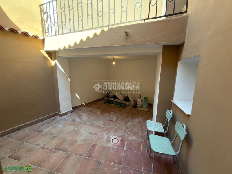 Foto a8cafd11-4946-412f-8512-e2a80e1c95e8. Casa aparellada a Romeral (El)
