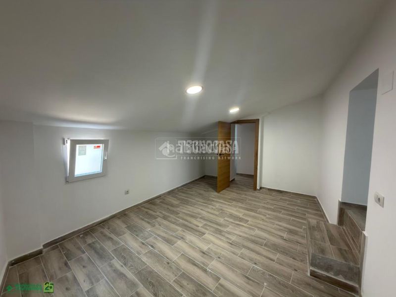 Foto af337f32-170d-4a76-b974-65635cc354e0. Casa aparellada a Romeral (El)