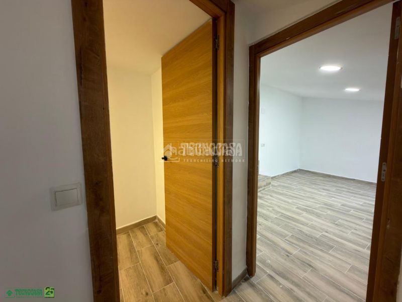 Foto e0d2a6f6-5539-4e6a-b7d5-3925ff4c4cc1. Casa aparellada a Romeral (El)