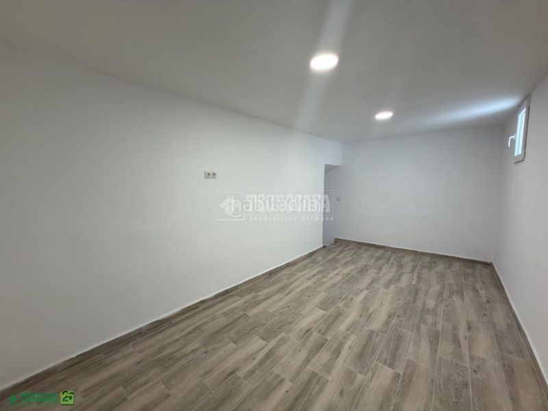 Foto f3e4a8f9-3e0f-45de-a439-59c1375f5868. Casa aparellada a Romeral (El)