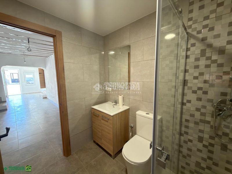 Foto fe7bc2ff-1908-4e9a-93df-a4baba3d0a0c. Casa aparellada a Romeral (El)