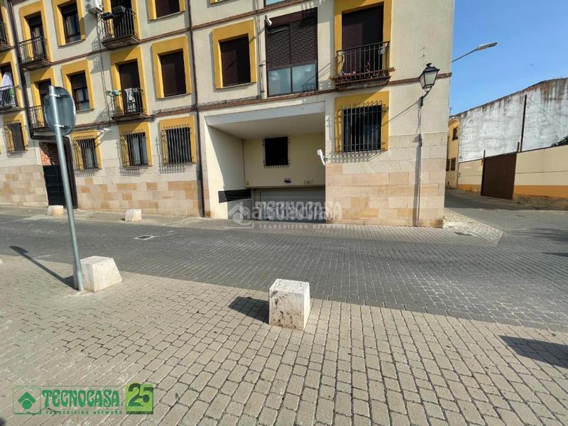 Foto c6a65628-24aa-4635-b9d8-43eaa8e07db5. Pis amb aparcament piscina a Centro Ocaña