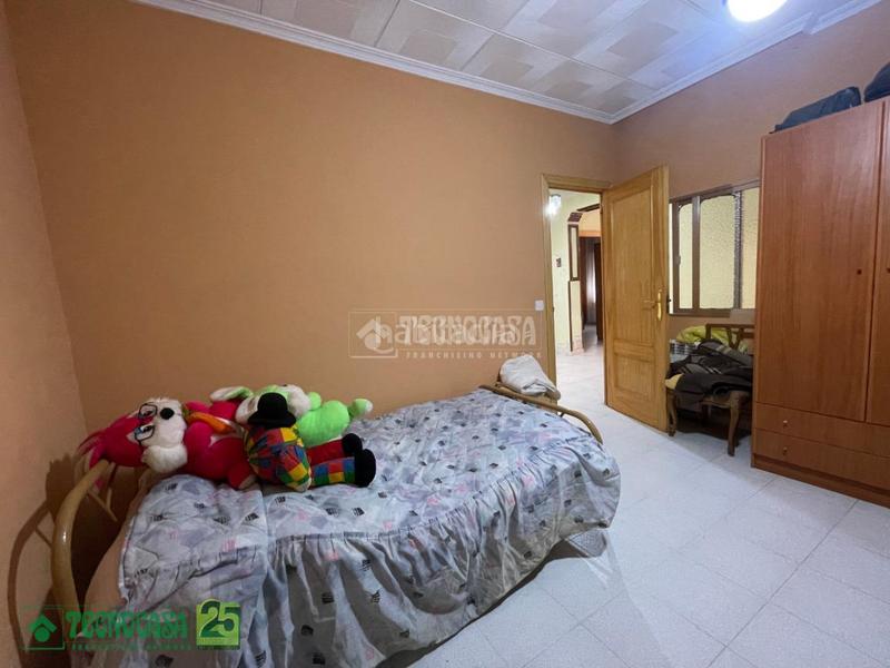 Foto d761d5fc-8532-4ba8-8f8c-6a15fe79c2bb. Casa pareada casa en venta en Lillo