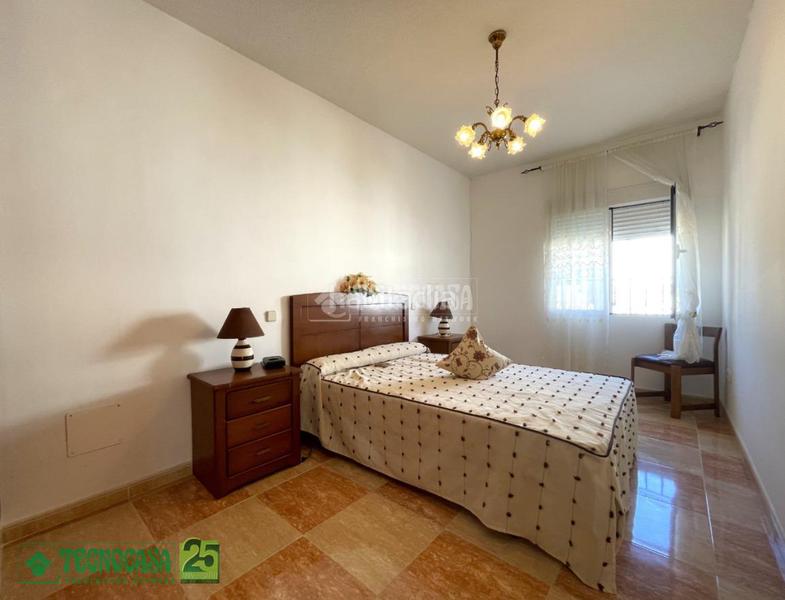 Foto 03e4fd1c-c888-4636-9b61-7e955a42a041. Casa aparellada a Noblejas