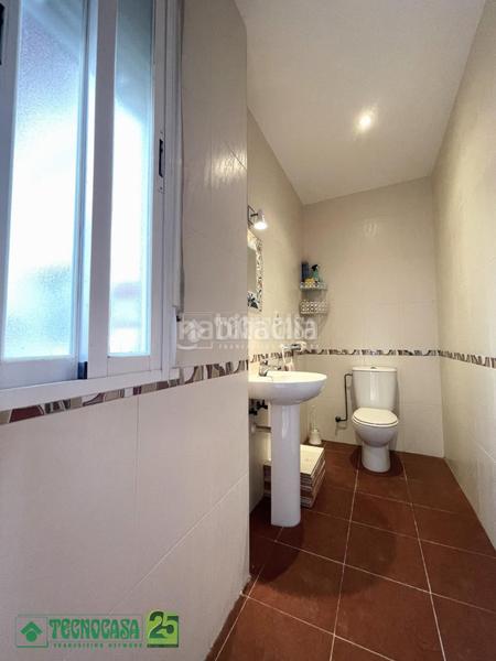 Foto 16095428-9ea9-435d-ac3d-870c2c1dfeec. Casa aparellada a Noblejas