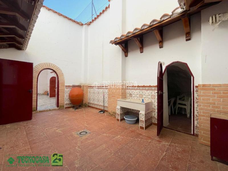Foto 3a9f11ce-a305-47f3-b6e3-5a57a0c4d5fa. Casa aparellada a Noblejas