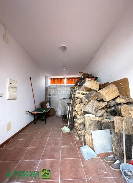 Foto 461aa5b9-1254-4703-badc-f8740183c634. Casa aparellada a Noblejas