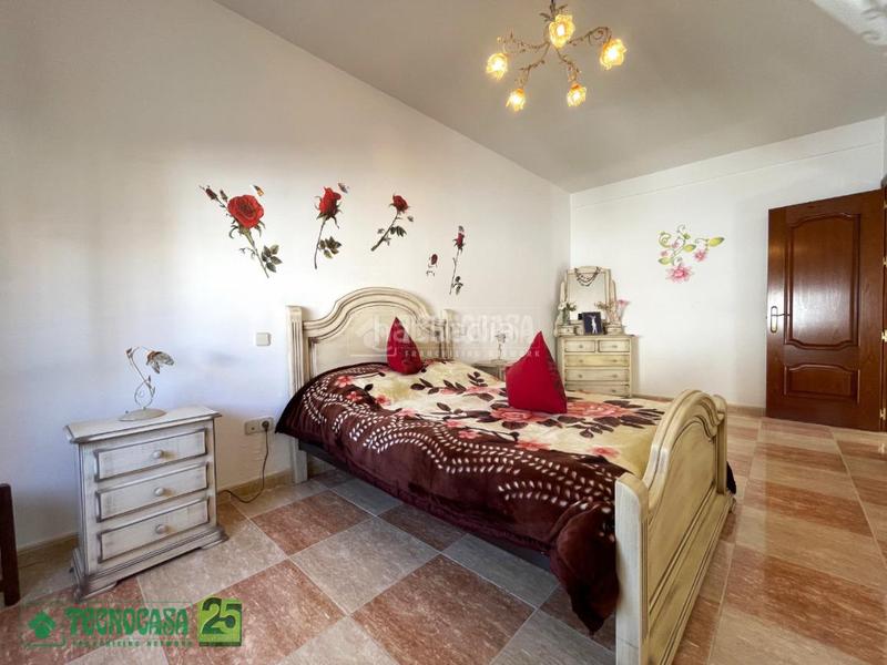 Foto 472c7b0d-30bf-4071-8ec1-1d370a02b2f5. Casa aparellada a Noblejas