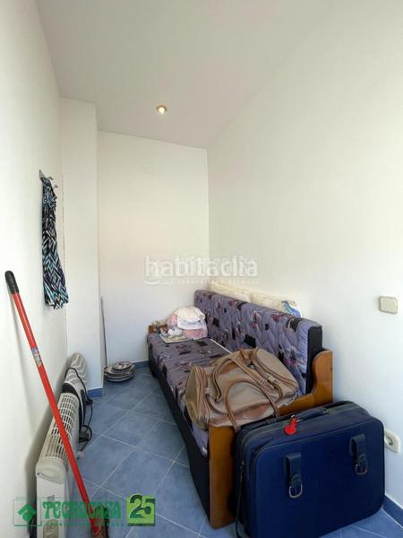 Foto ecbcd8f4-2eee-42f5-9fc1-3f27c2b13834. Casa aparellada a Noblejas