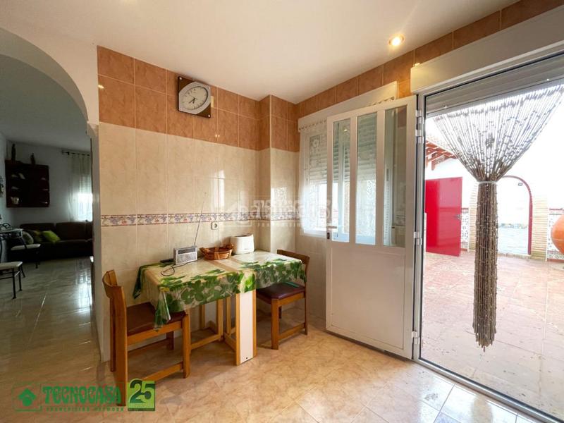 Foto fc12111c-e68b-4e99-a441-5115deb29f9f. Casa aparellada a Noblejas