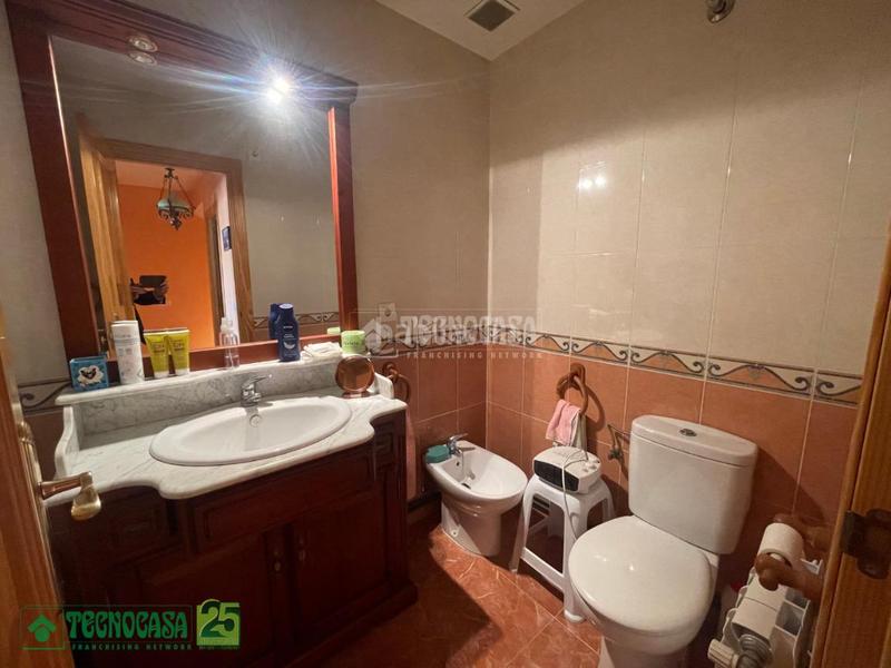 Foto 04bff381-50cb-47c3-b099-b670155e6419. Casa aparellada amb calefacció a Yepes