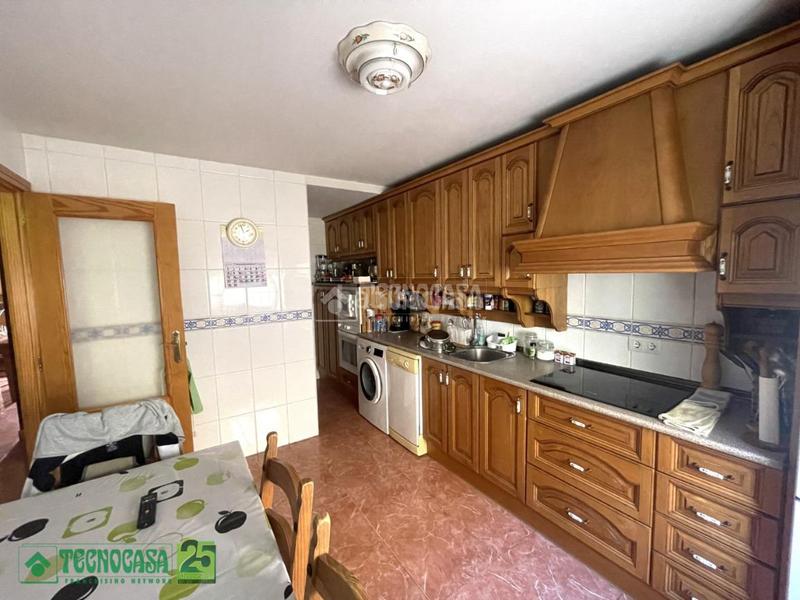 Foto 1cc9892e-3192-4e4f-bca5-071a971239d3. Casa aparellada amb calefacció a Yepes