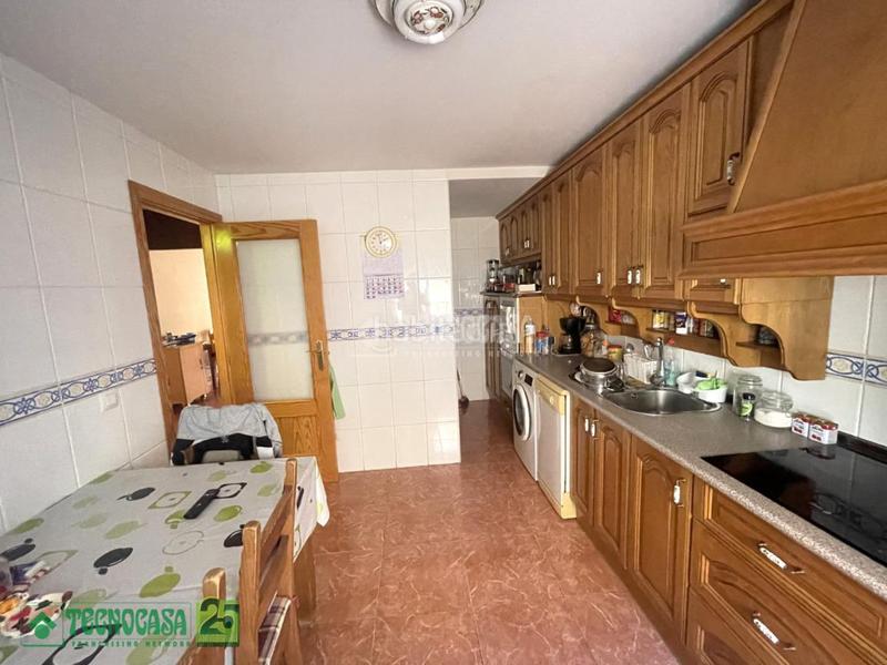 Foto 209105cb-6867-469a-877d-d05493f523c3. Casa aparellada amb calefacció a Yepes