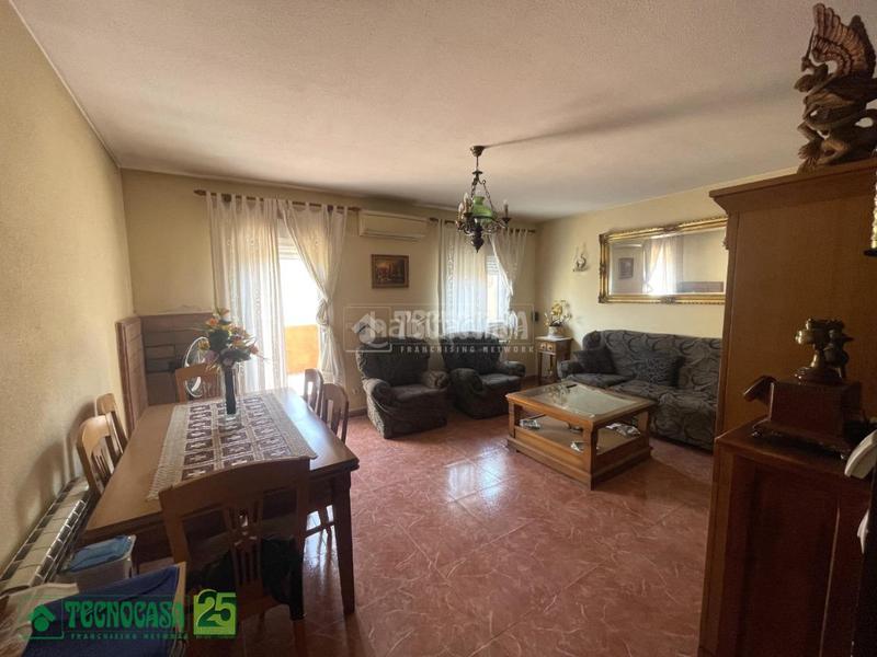 Foto 281cf5d2-3788-408f-86cf-c500a7b085e2. Casa aparellada amb calefacció a Yepes