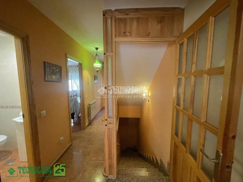 Foto 78ad3db8-28b2-4428-8b23-76e406a26e2b. Casa aparellada amb calefacció a Yepes