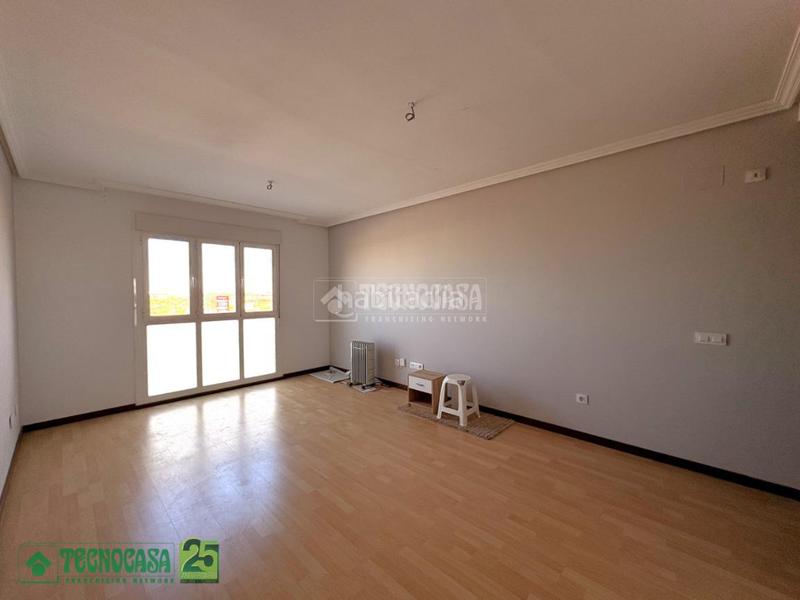 Foto 0b3011f8-5b2b-4d97-9bb5-664f3d13fde6. Appartement dans Urbanización San Isidro Ocaña