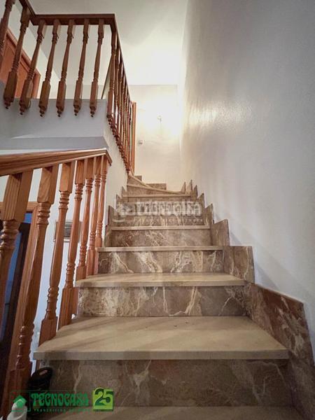 Foto 33c05b7c-4bc3-4fcf-b369-3d0e20b41e9d. Doppelhaus mit parking in Noblejas