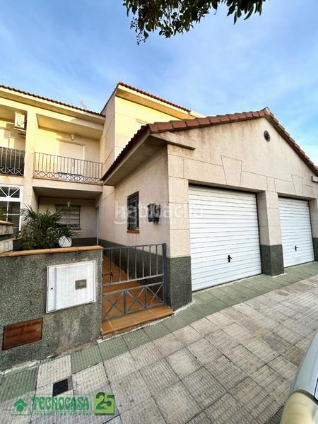 Foto 4d2728ff-6d57-4932-98b3-1b624efc11b6. Doppelhaus mit parking in Noblejas