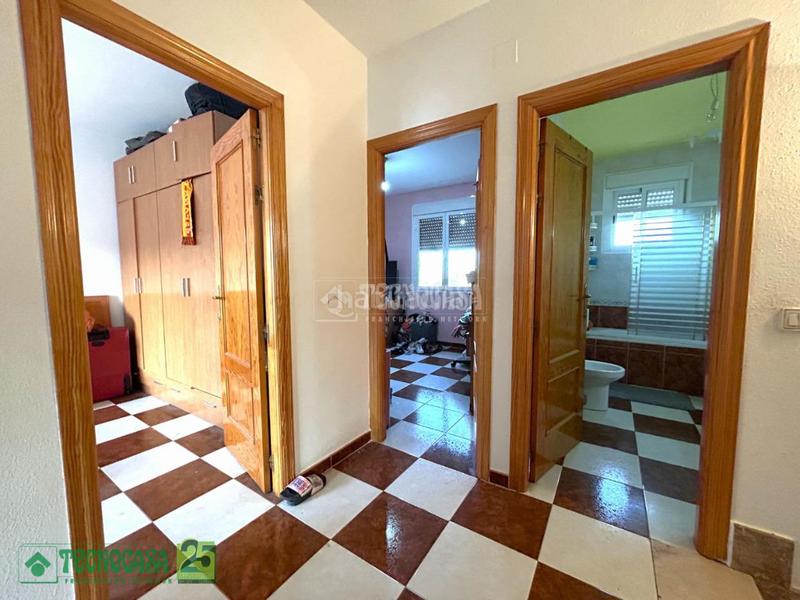 Foto 5a5508f0-99c2-4b17-abe3-72448f287507. Doppelhaus mit parking in Noblejas